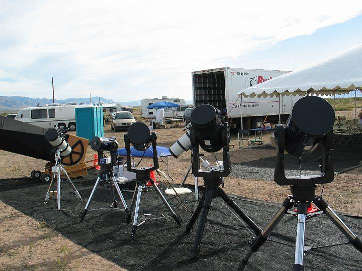 MeadeExhibitFreindsofthe Sky2005.JPG - Meade Exhibit at the 2005 "Friends of the Sky" Star Party